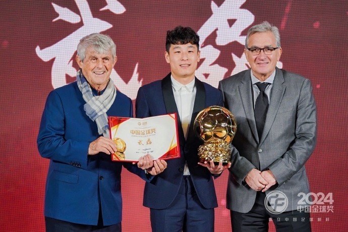 恭喜“核武7”！武磊第五次加冕中國金球獎