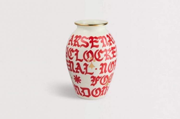 太陽(yáng)報(bào)：阿森納推出花瓶等瓷器的周邊產(chǎn)品，發(fā)售不到一小時(shí)就售罄